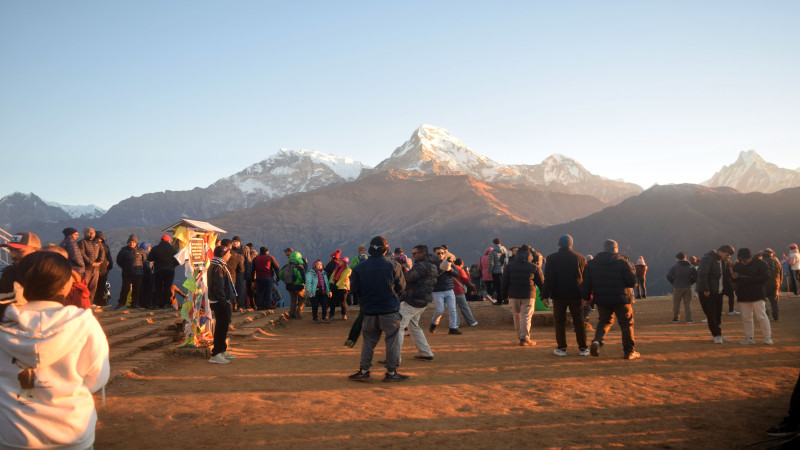 ११ महीनामा ९ लाख पर्यटक